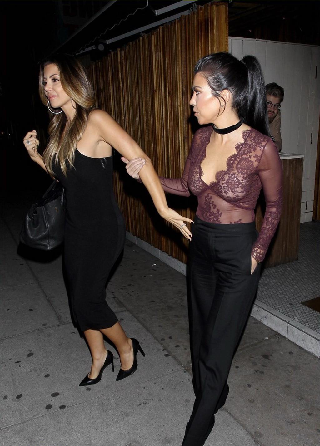 16P Kourtney Kardashian see through to nipples in public