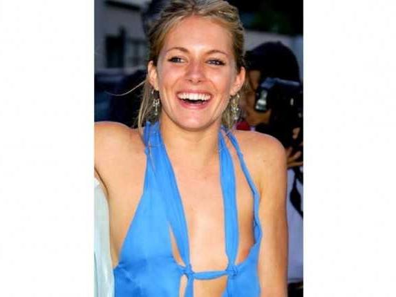 21P Celebs free the nipple