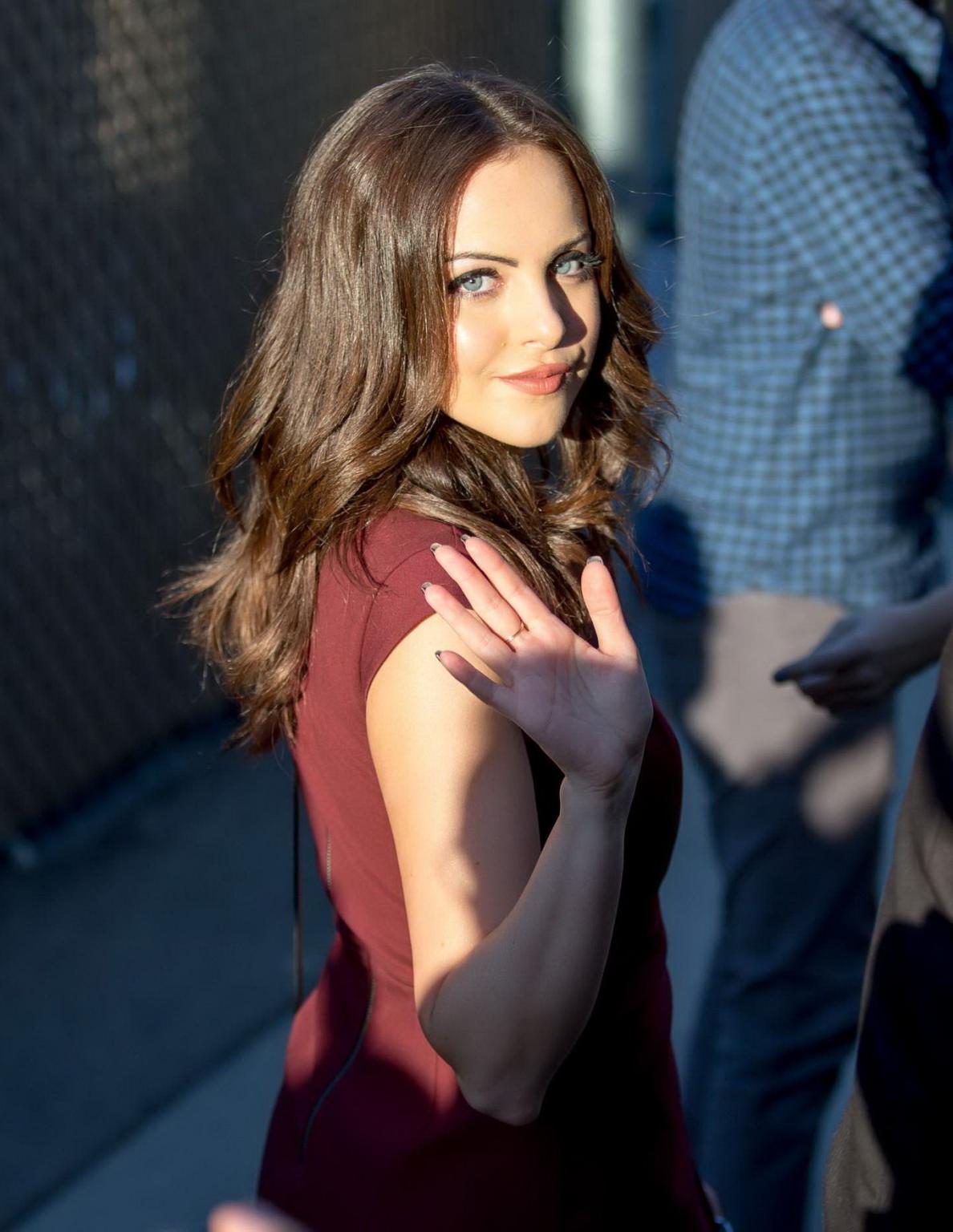 16P Elizabeth Gillies braless showing huge cleavage and legs