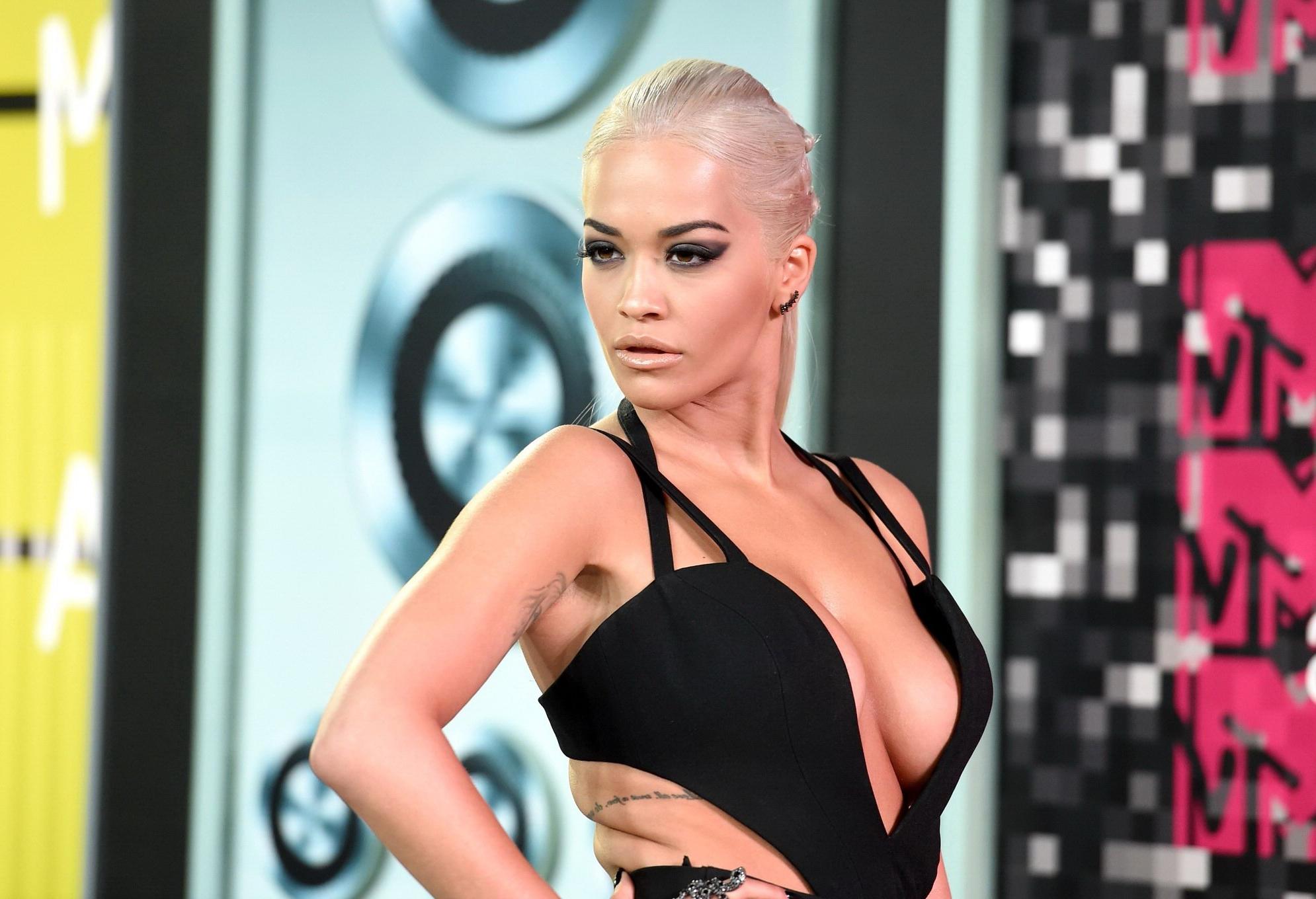 16P Rita Ora showing huge cleavage at the MTV VMA