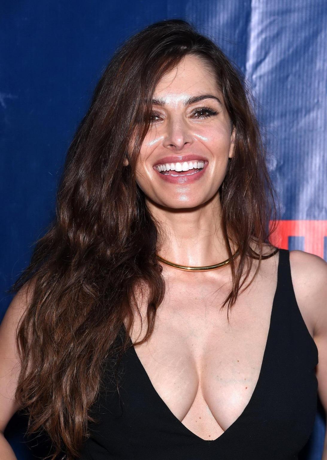 16P Sarah Shahi showing huge cleavage  making out at Showtime CBS  T