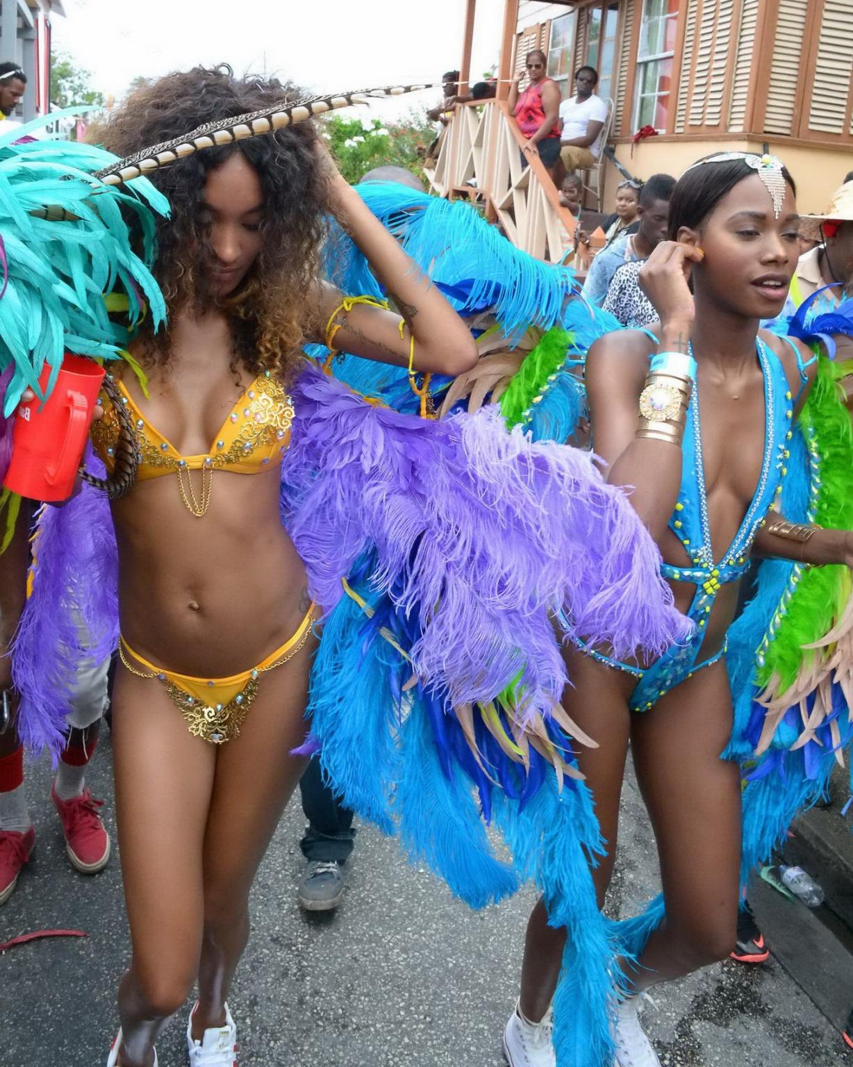 16P Jourdan Dunn wearing tiny yellow bikini in public