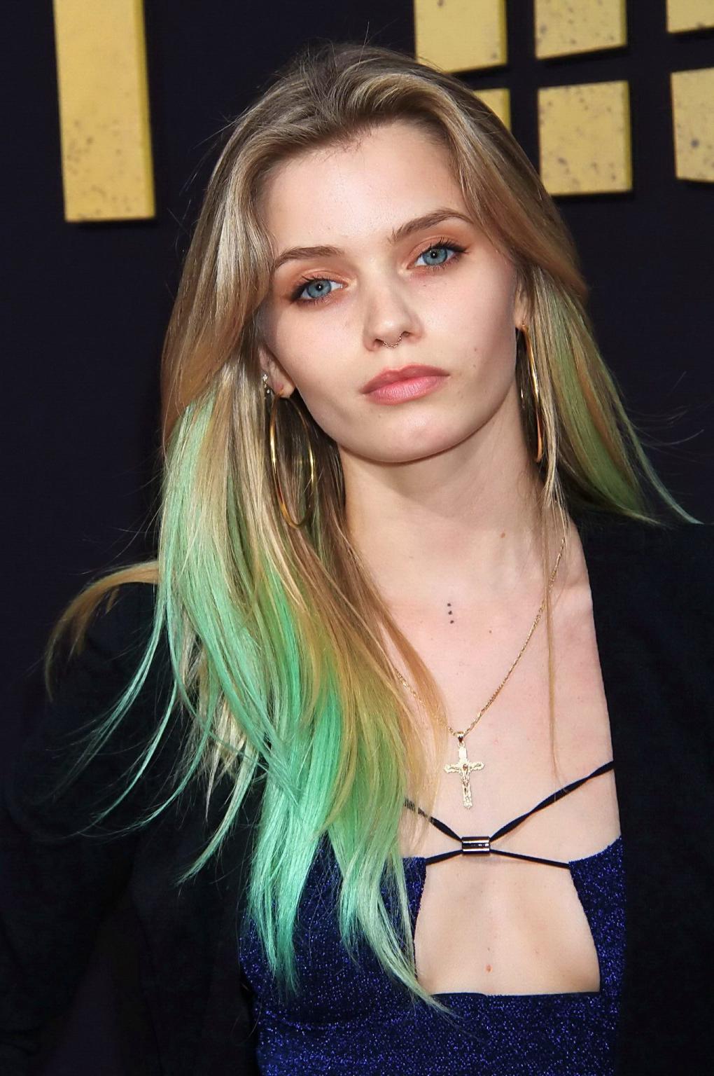 16P Abbey Lee Kershaw showing huge cleavage and leggy