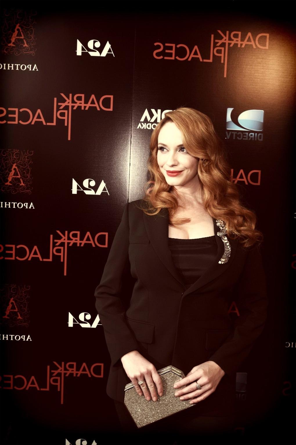 16P Christina Hendricks showing cleavage at the premiere