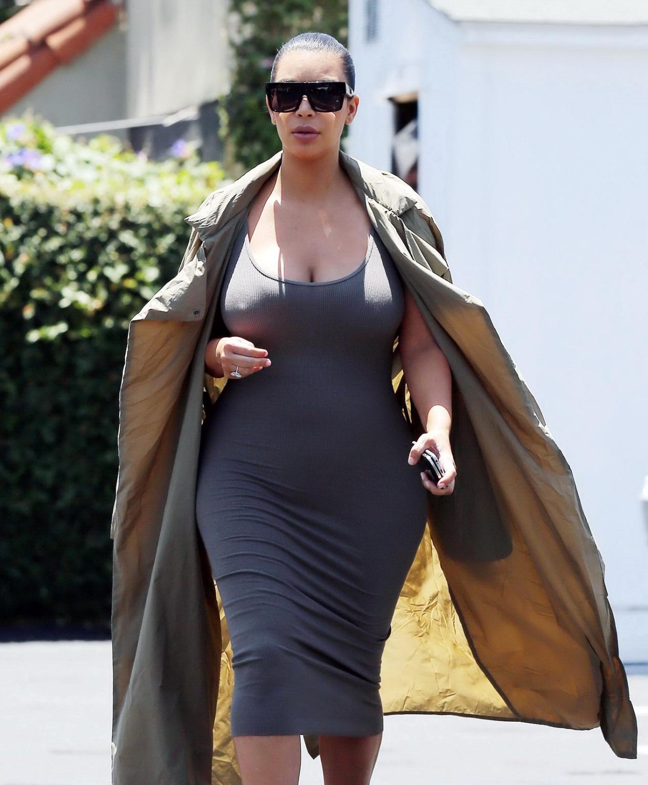 16P Kim Kardashian busty showing pokies and huge cleavage