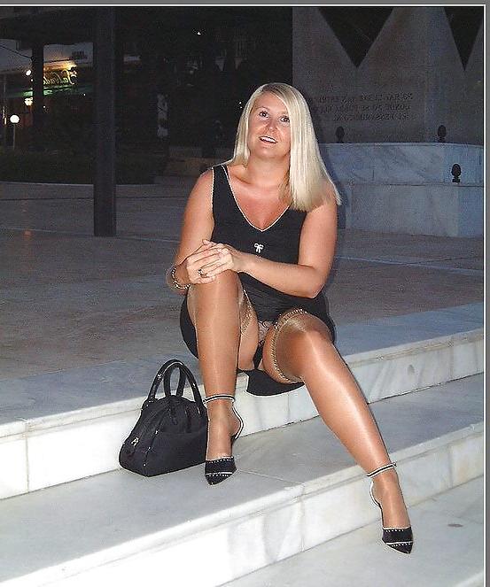 25P Gorgeous Ladies in Pantyhose
