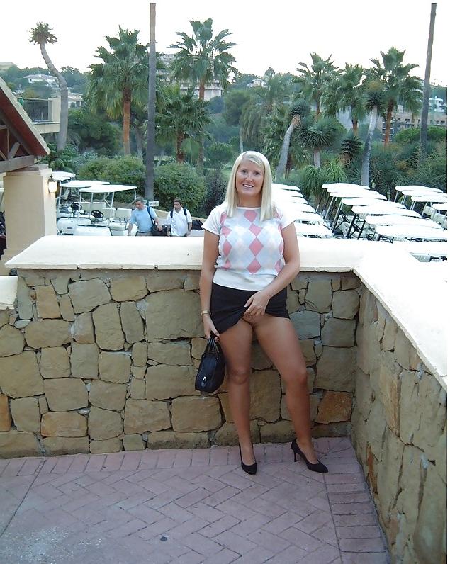 25P Gorgeous Ladies in Pantyhose