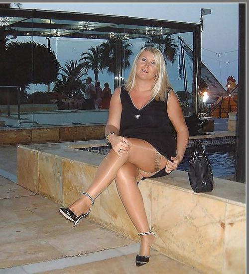 25P Gorgeous Ladies in Pantyhose