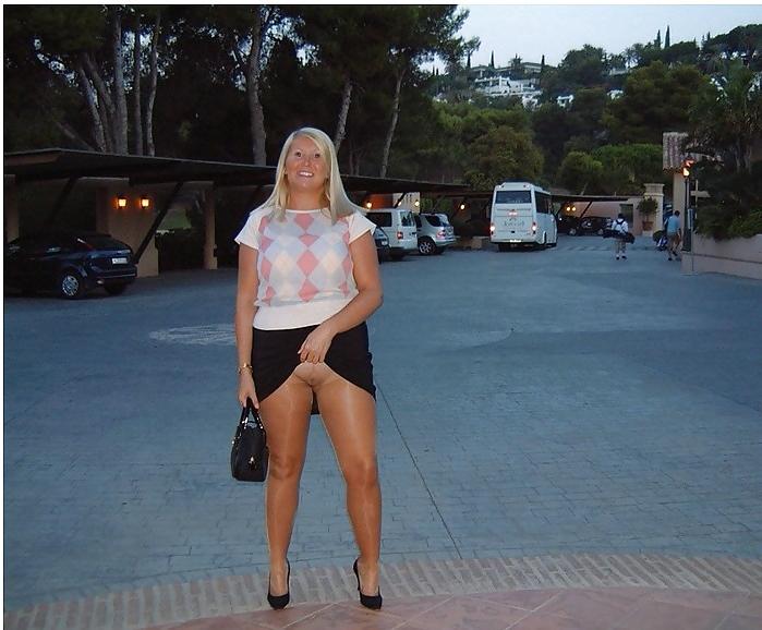 25P Gorgeous Ladies in Pantyhose