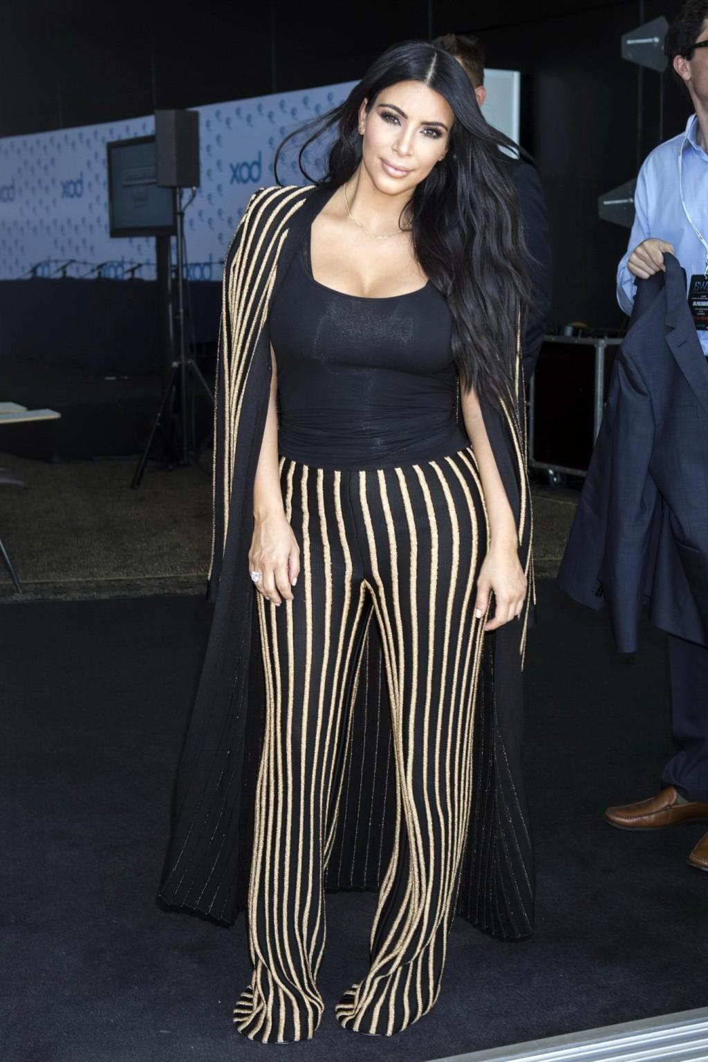 16P Kim Kardashian showing huge cleavage at the Cannes Lions event