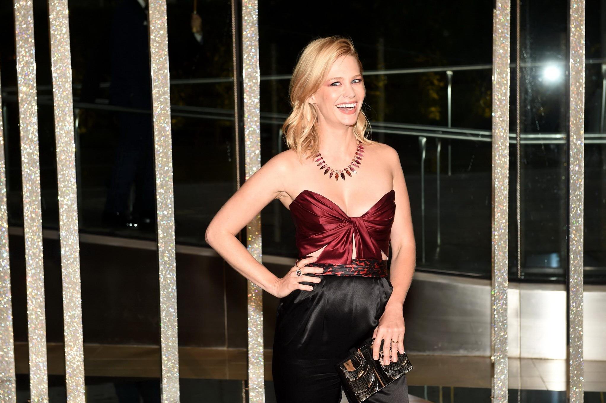 16P January Jones showing huge cleavage at the 2015 CFDA Fashion Awards in NYC