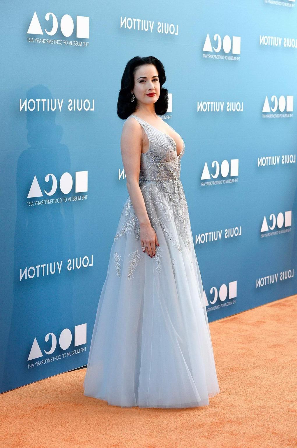 16P Dita Von Teese showing huge cleavage at the MOCA Gala 2015 in LA