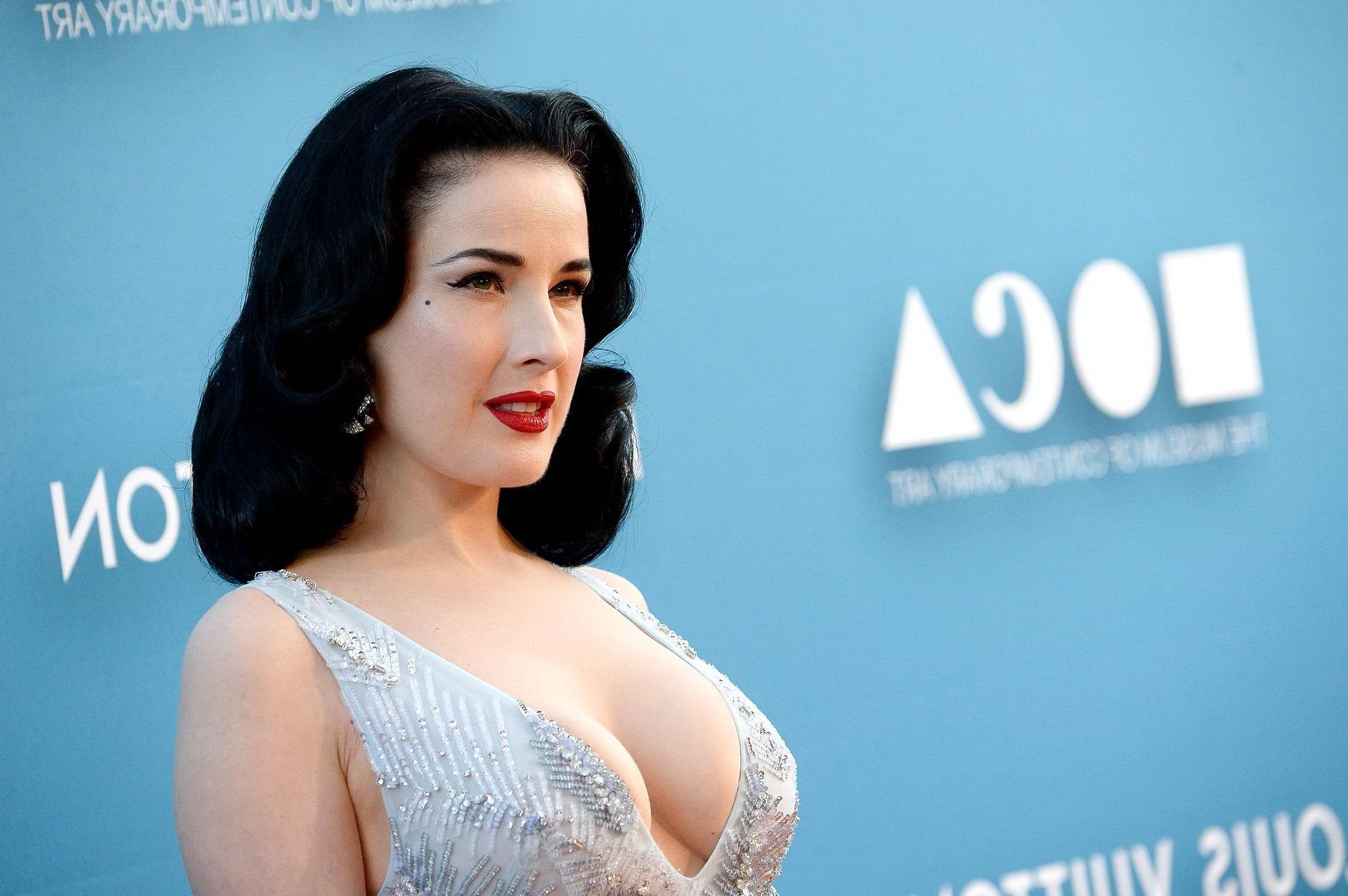 16P Dita Von Teese showing huge cleavage at the MOCA Gala 2015 in LA