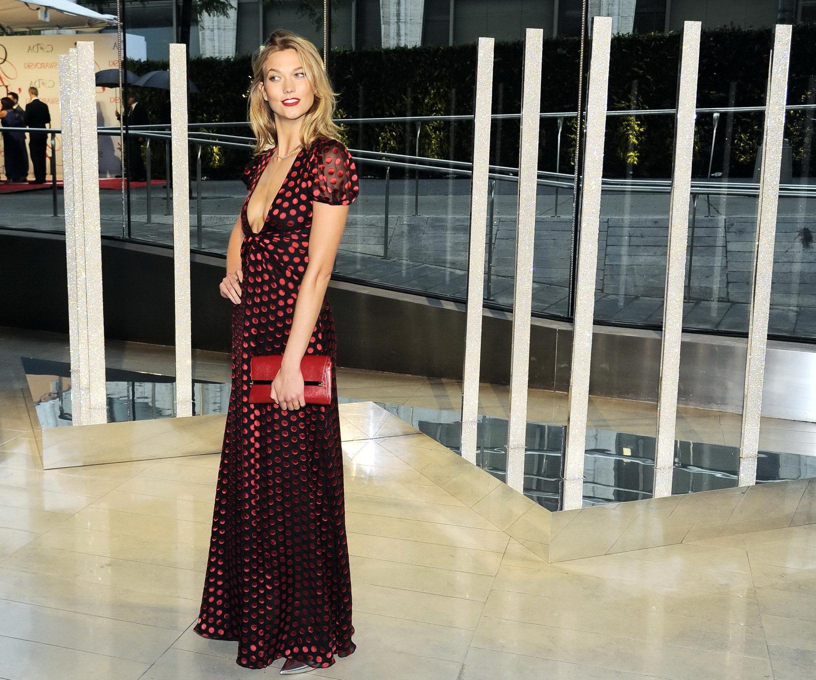 16P Karlie Kloss braless showing huge cleavage at the 2015 CFDA Fashion Awards in NY