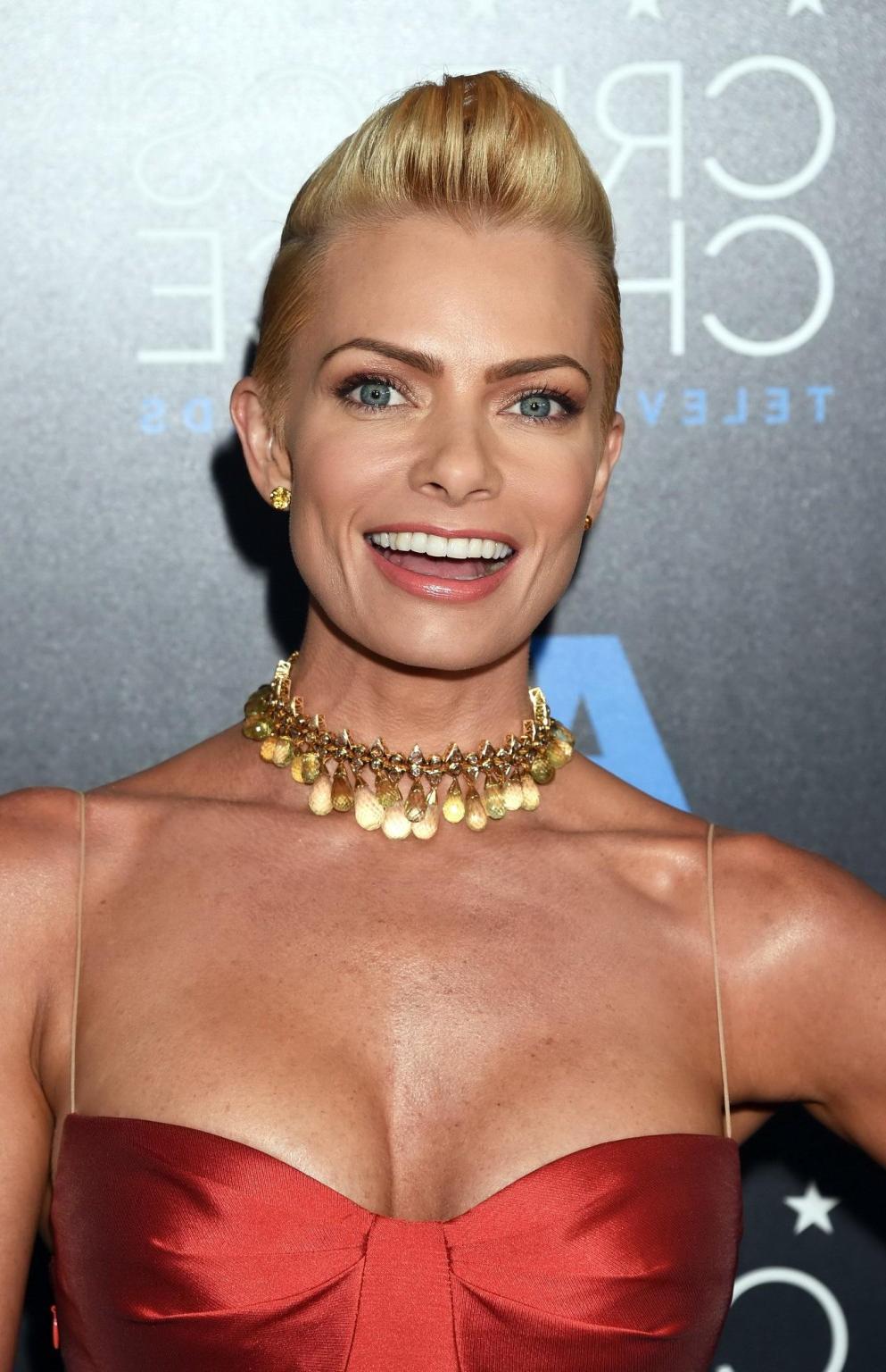 16P Jaime Pressly showing huge cleavage at the 5th Annual Critics Choice Television 