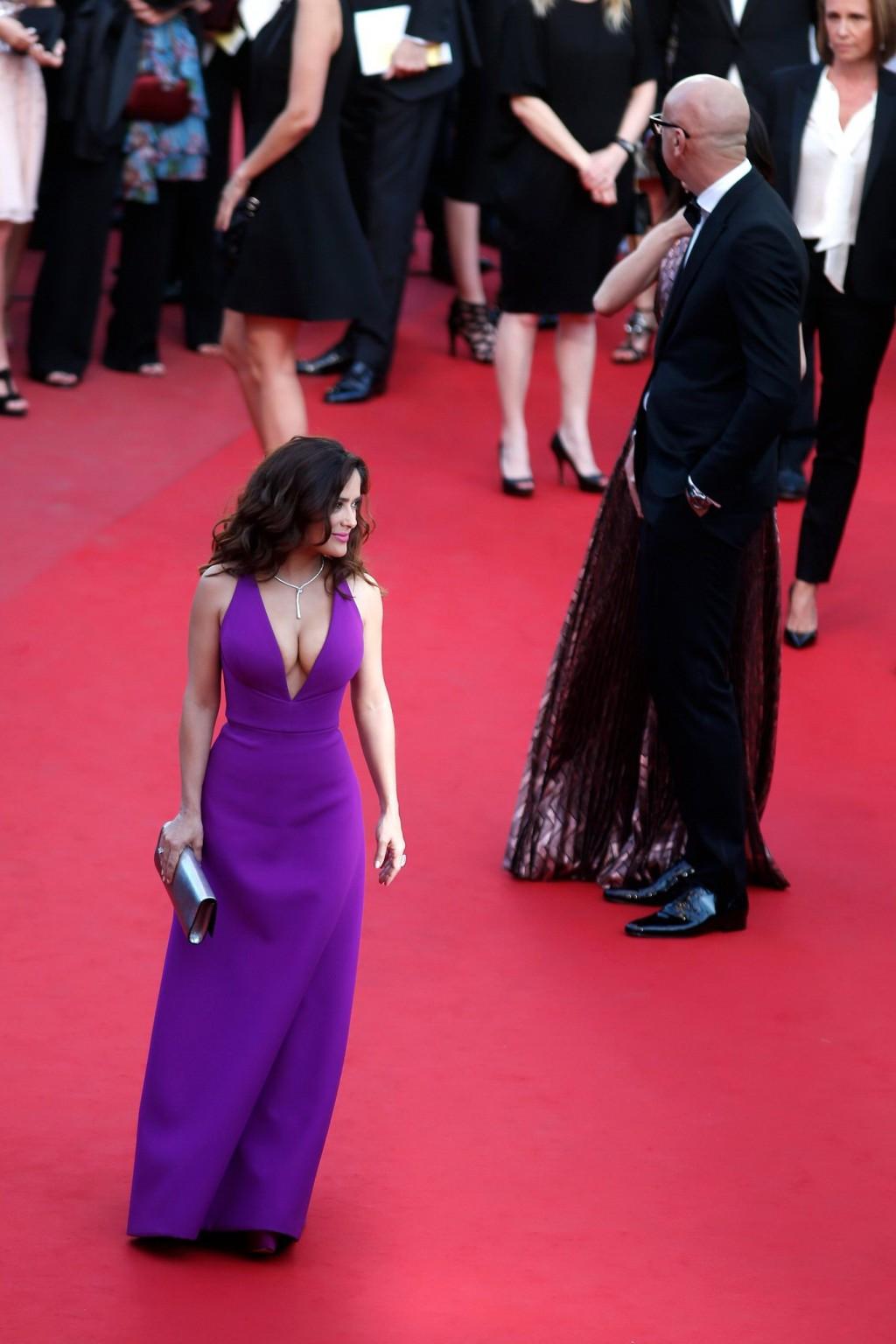 16P Salma Hayek showing huge cleavage at the Carol screening in Cannes