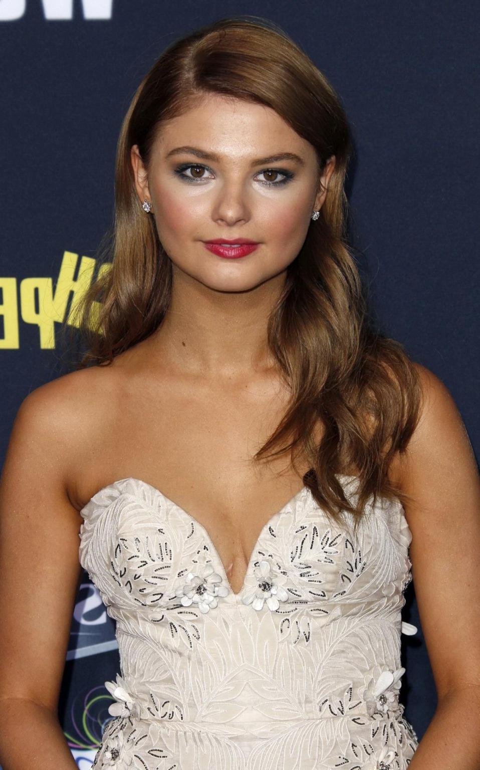 16P Stefanie Scott shows huge cleavage wearing a strapless dress at the Pitch Perfec