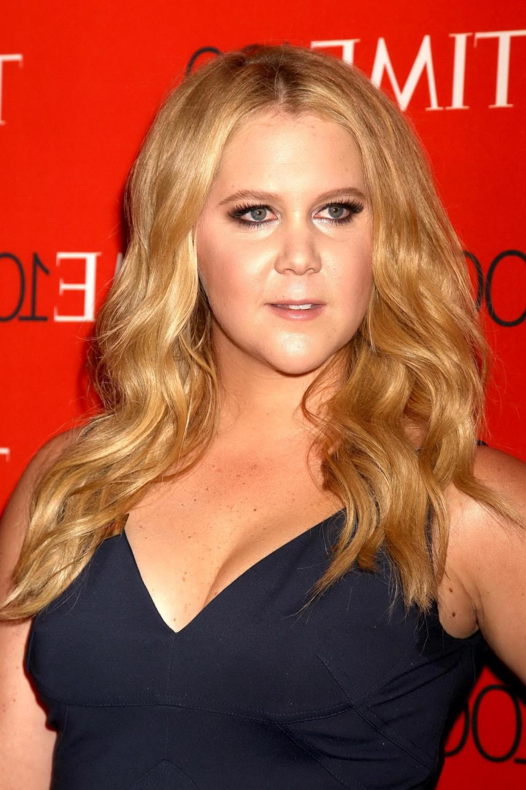 16P Amy Schumer showing huge cleavage at the TIME 100 Most Influential People In The