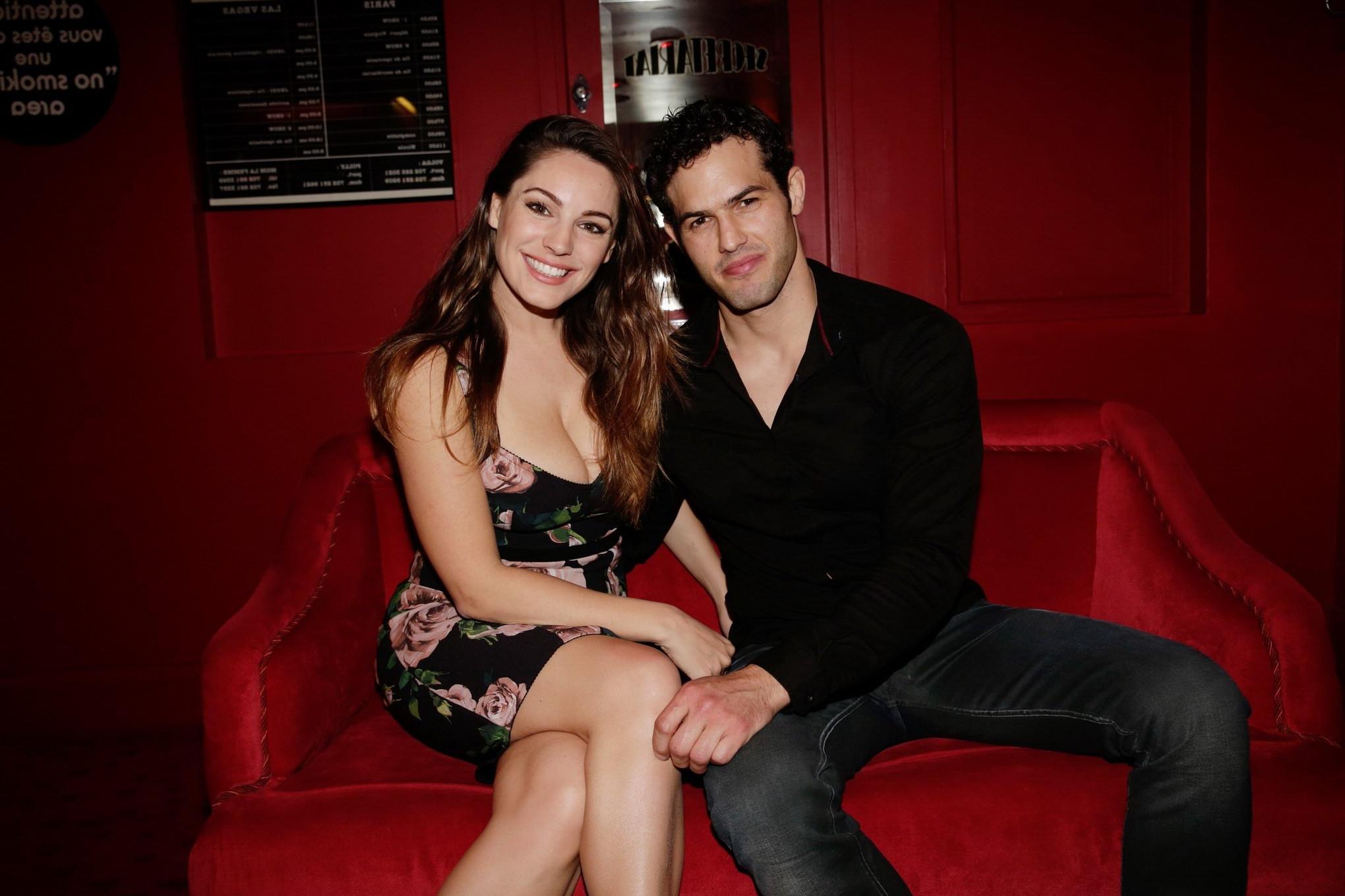 16P Kelly Brook showing huge cleavage at the Crazy Horse in Paris