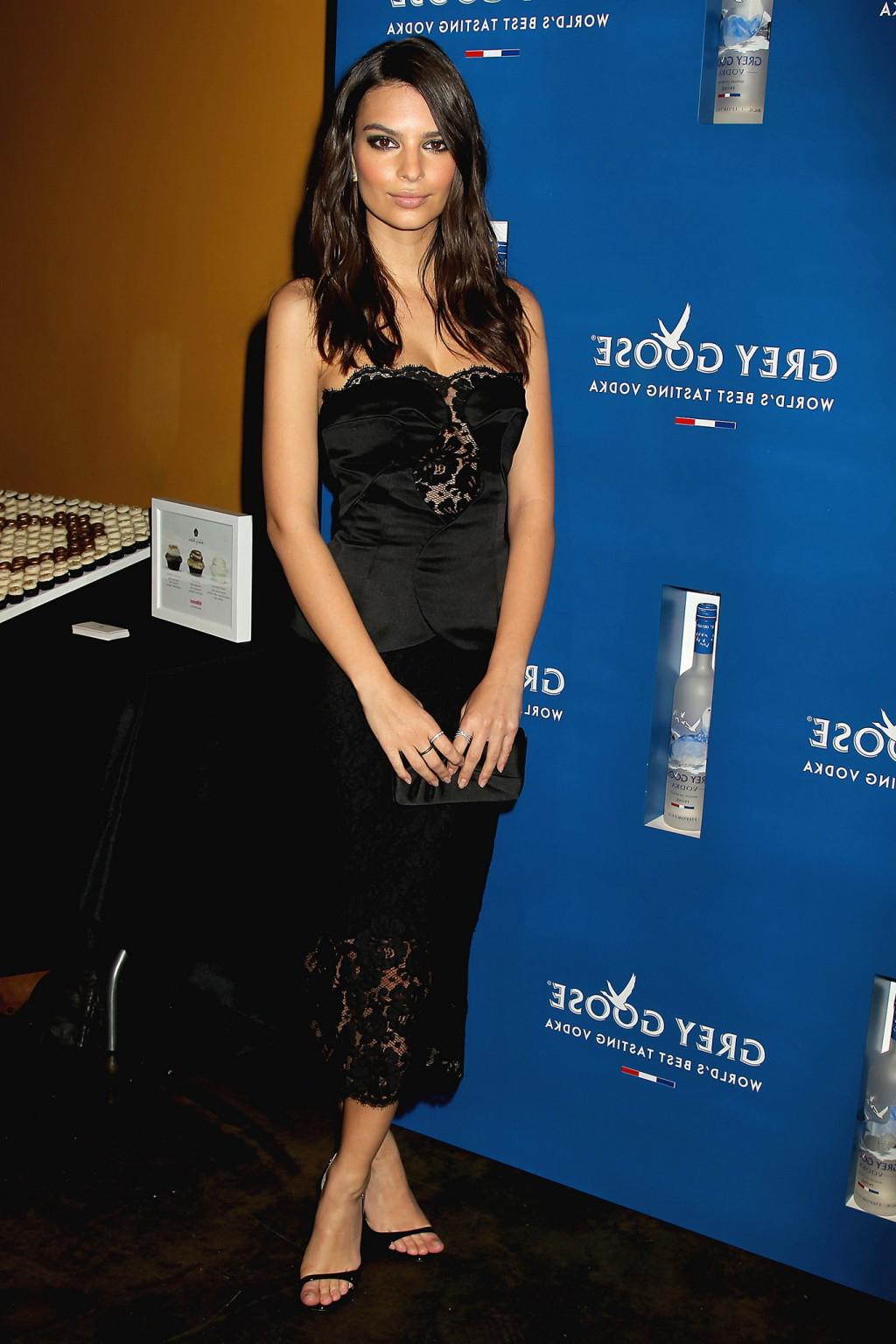 16P Emily Ratajkowski shows cleavage wearing a strapless black dress at Grammys Ulti