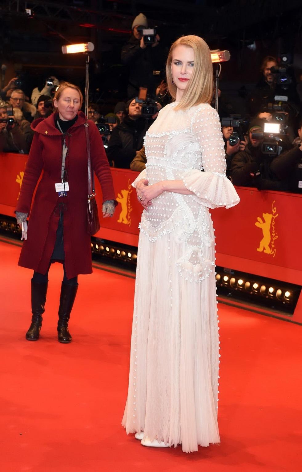 16P Nicole Kidman wearing bizare white seethru lace smock at Queen of the Desert pre