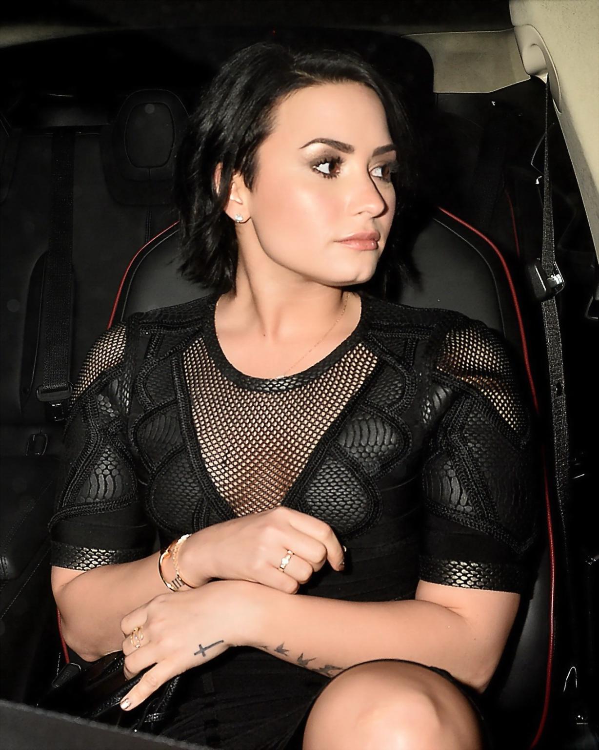 16P Demi Lovato upskirt flashing her pussy while arriving at The Ivy restaurant in L