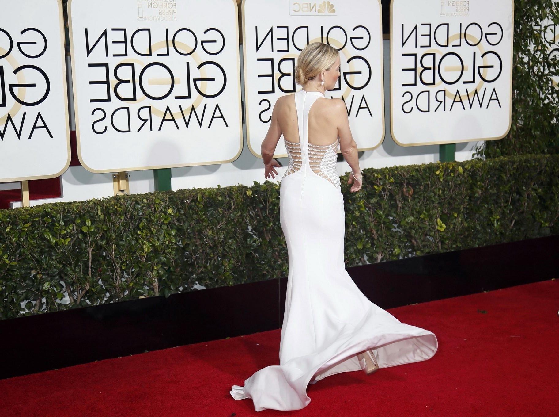 16P Kate Hudson braless showing huge cleavage at 72nd Annual Golden Globe Awards in 