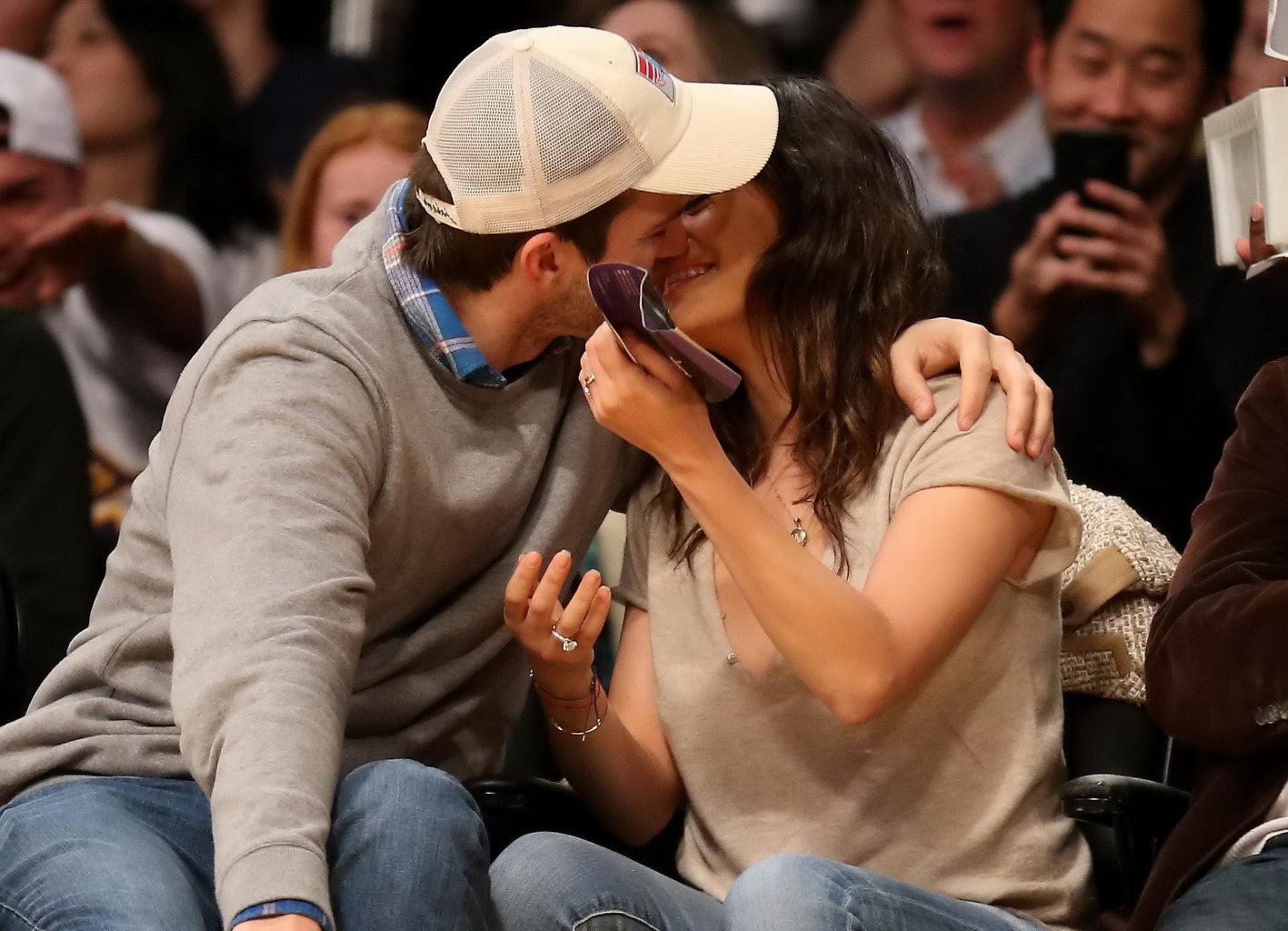 16P Mila Kunis busty showing huge cleavage at the LA Lakers game