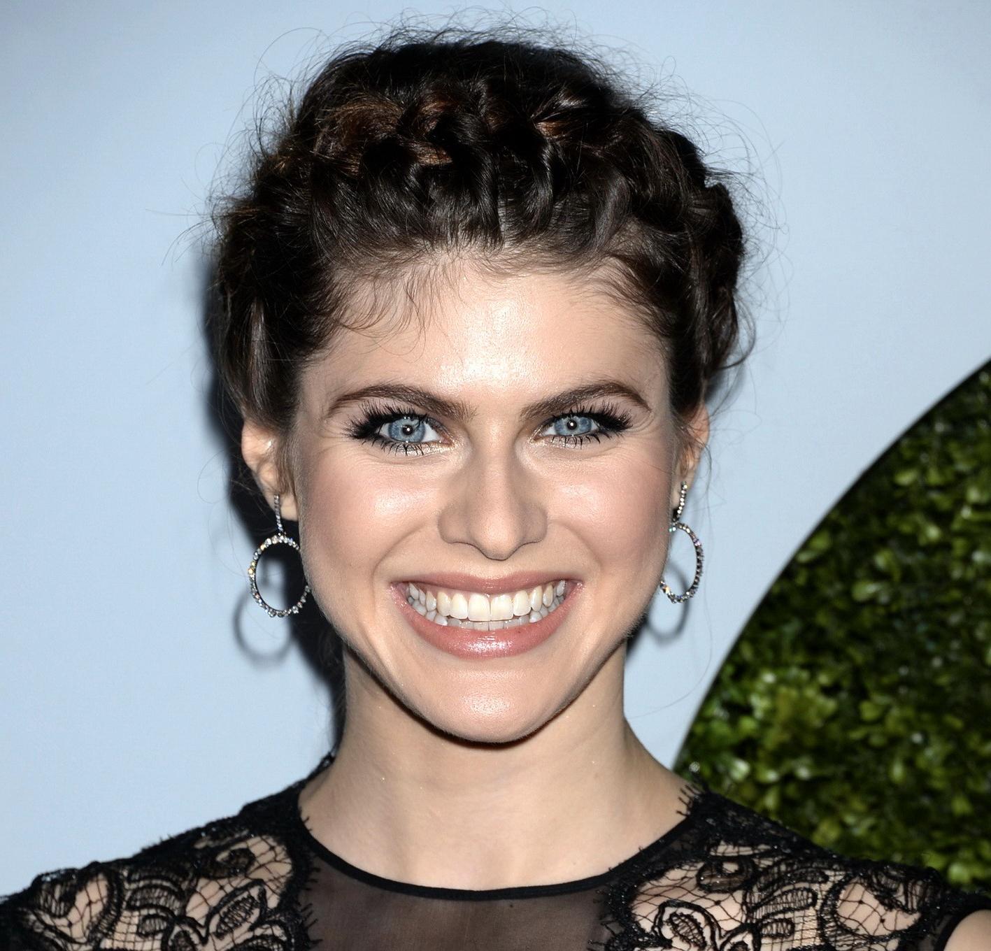 16P Alexandra Daddario showing huge cleavage at the 2014 GQ Men Of The Year Party in