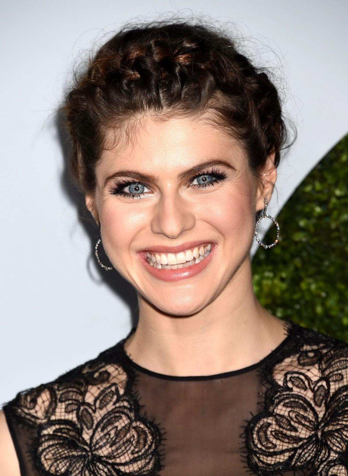 16P Alexandra Daddario showing huge cleavage at the 2014 GQ Men Of The Year Party in
