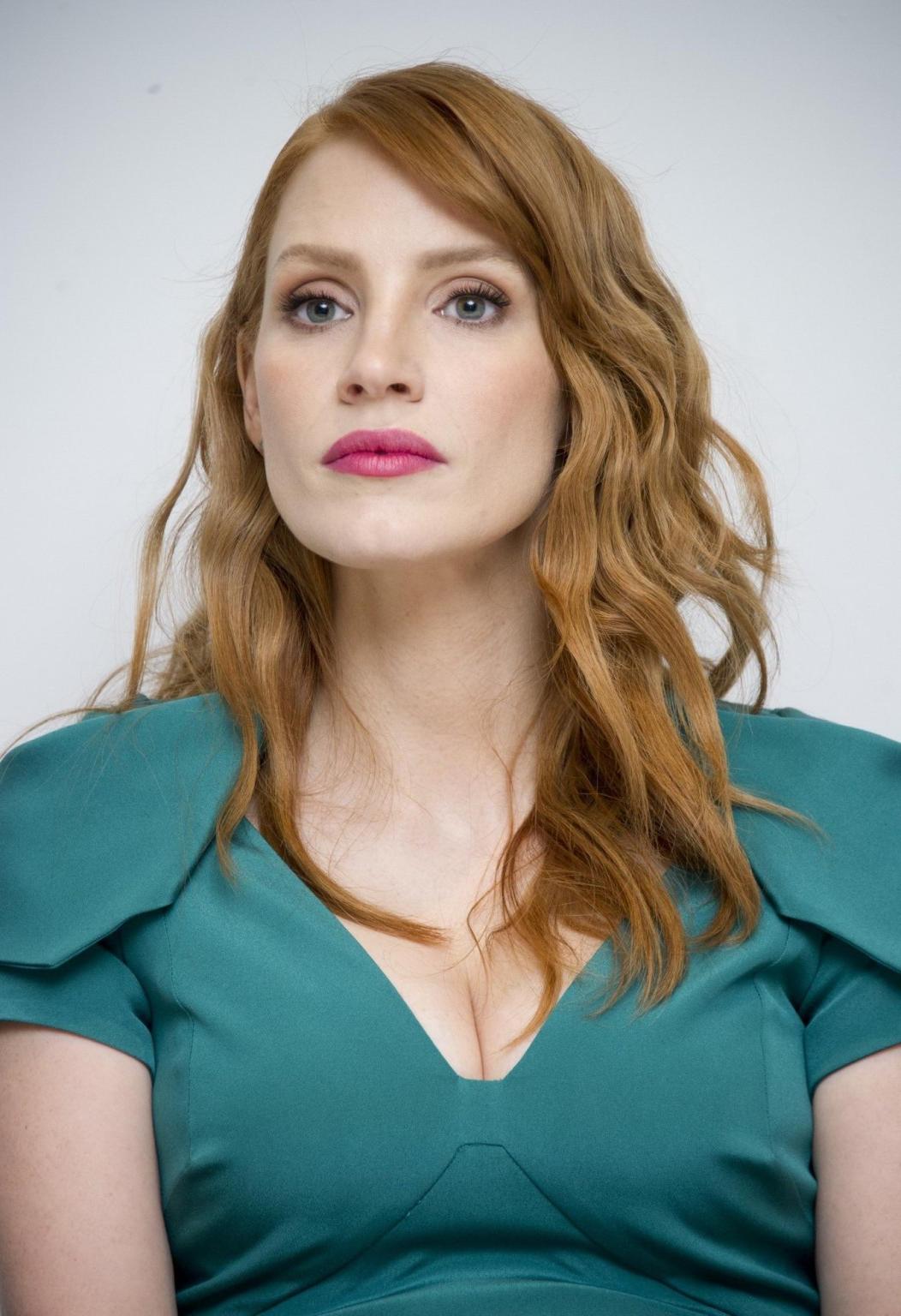 16P Jessica Chastain showing huge cleavage at A Most Violent Year photocall in Bever