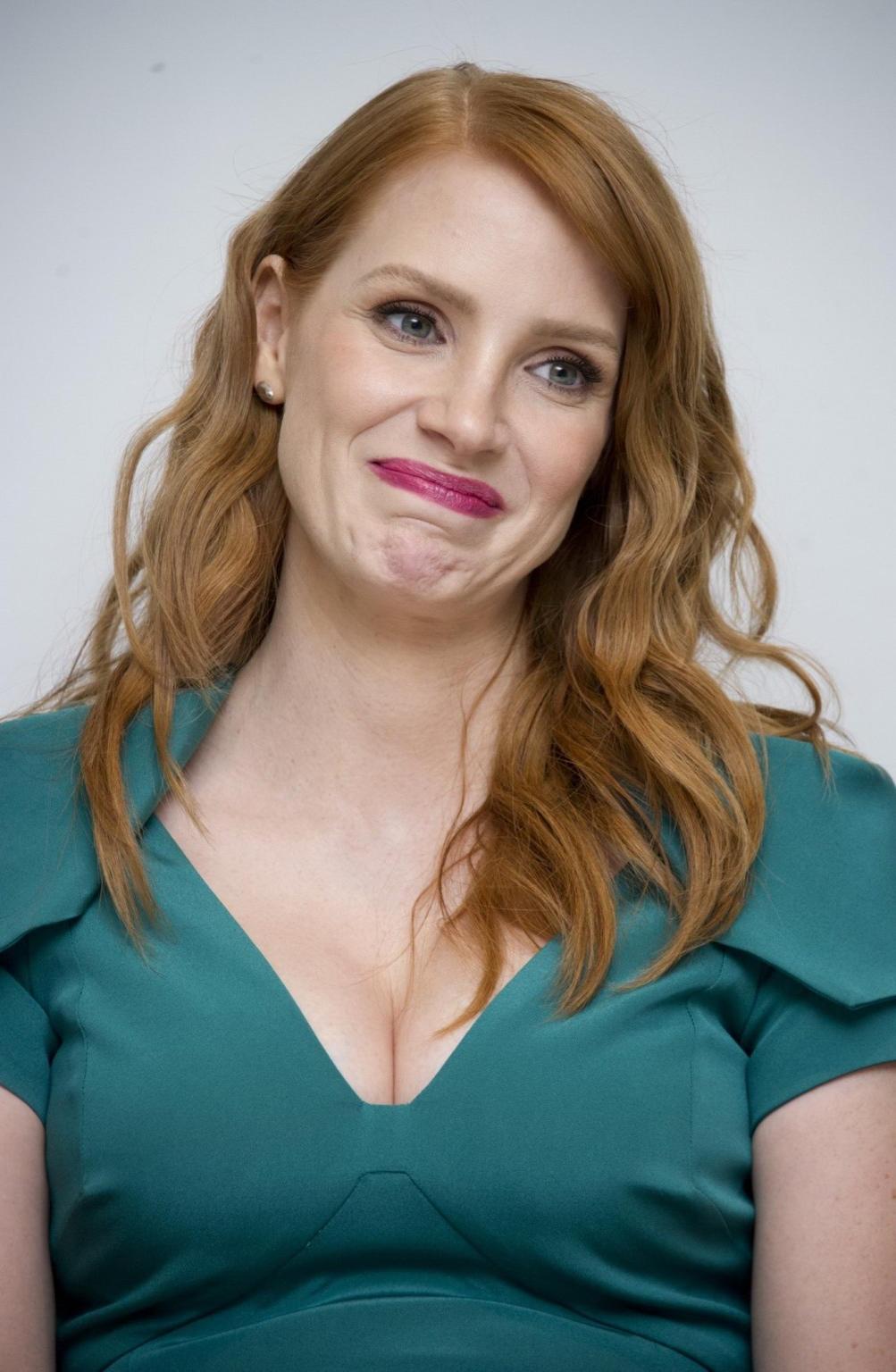 16P Jessica Chastain showing huge cleavage at A Most Violent Year photocall in Bever