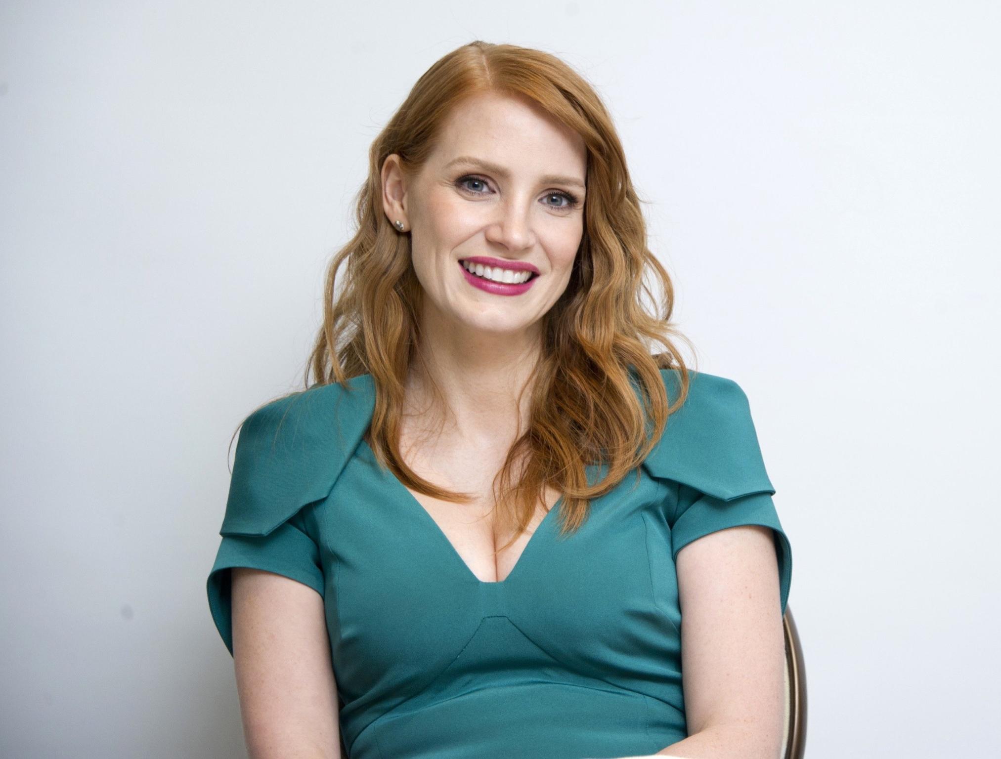 16P Jessica Chastain showing huge cleavage at A Most Violent Year photocall in Bever