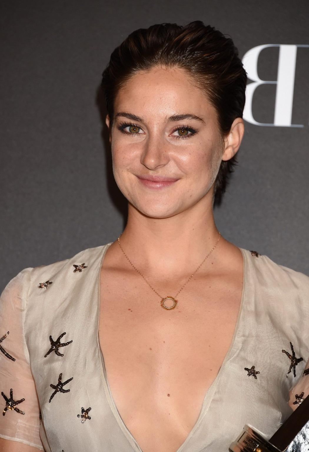 16P Shailene Woodley braless wearing a huge cleavage dress at the 18th Annual Hollyw