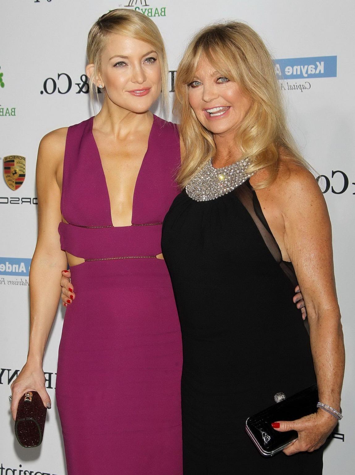 16P Kate Hudson showing sideboob and cleavage at the third annual Baby2Baby gala in 