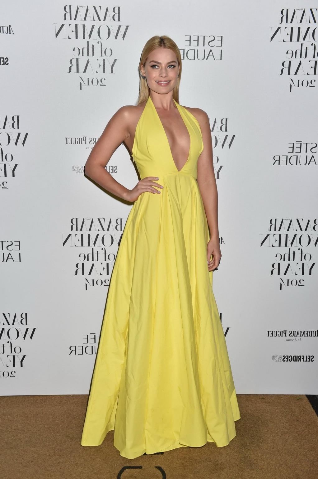 16P Margot Robbie braless showing huge cleavage at Harpers Bazaar Women of the Year 