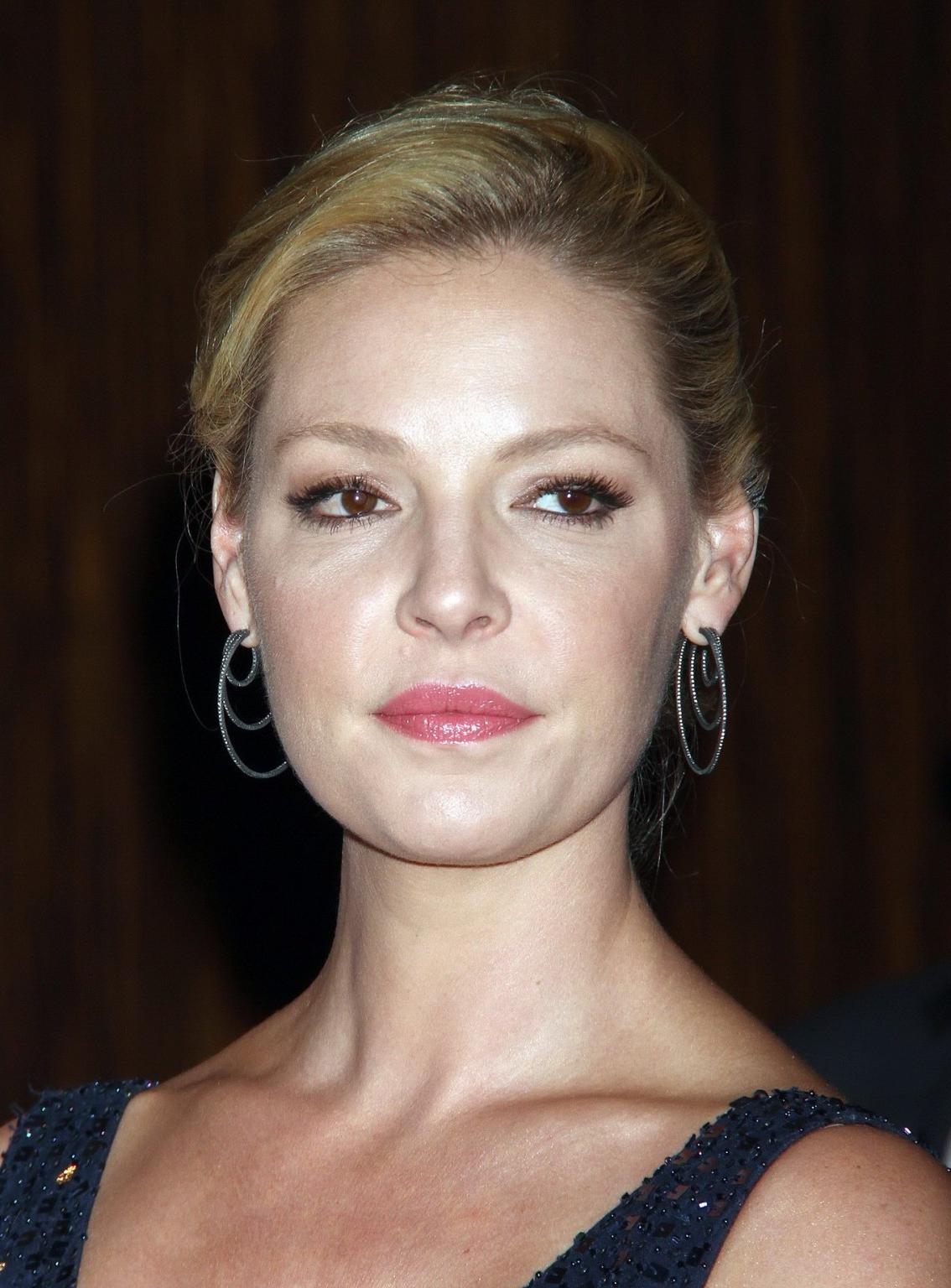 16P Katherine Heigl showing cleavage at Big Brother Big Sister Big Bash in Beverly H