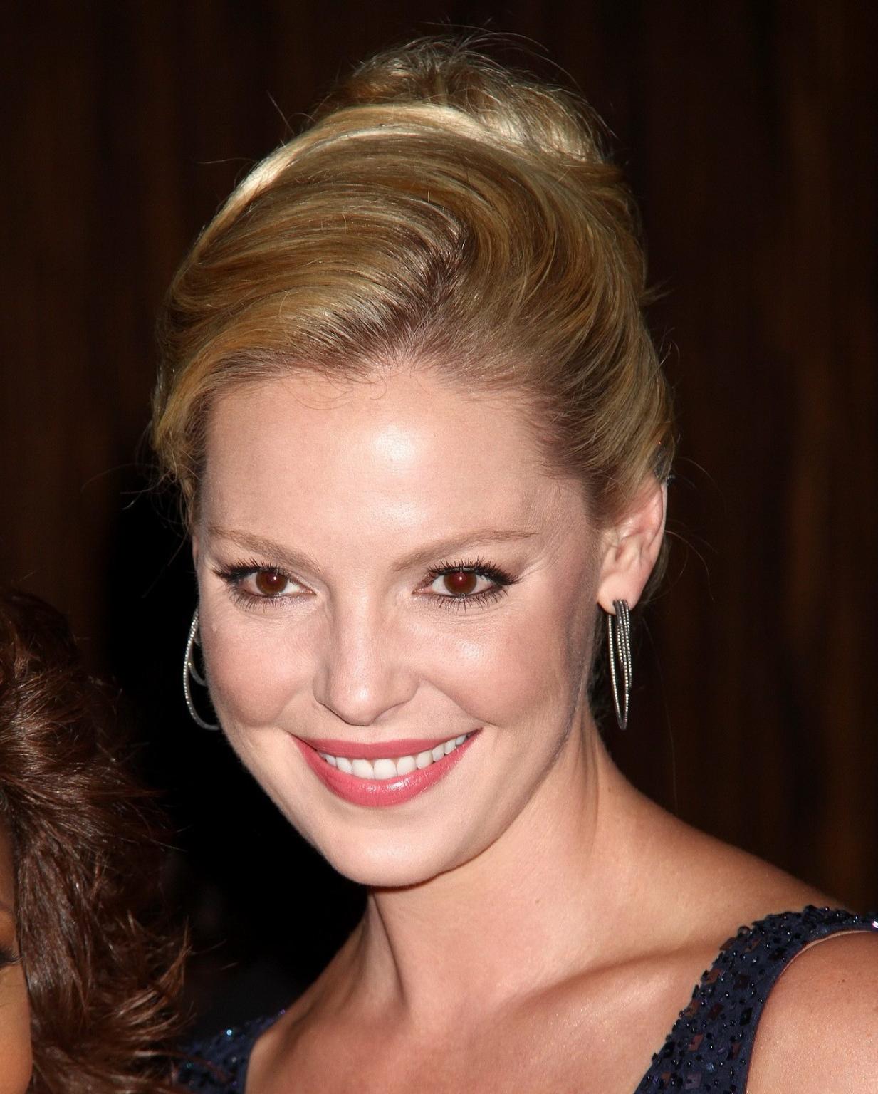 16P Katherine Heigl showing cleavage at Big Brother Big Sister Big Bash in Beverly H