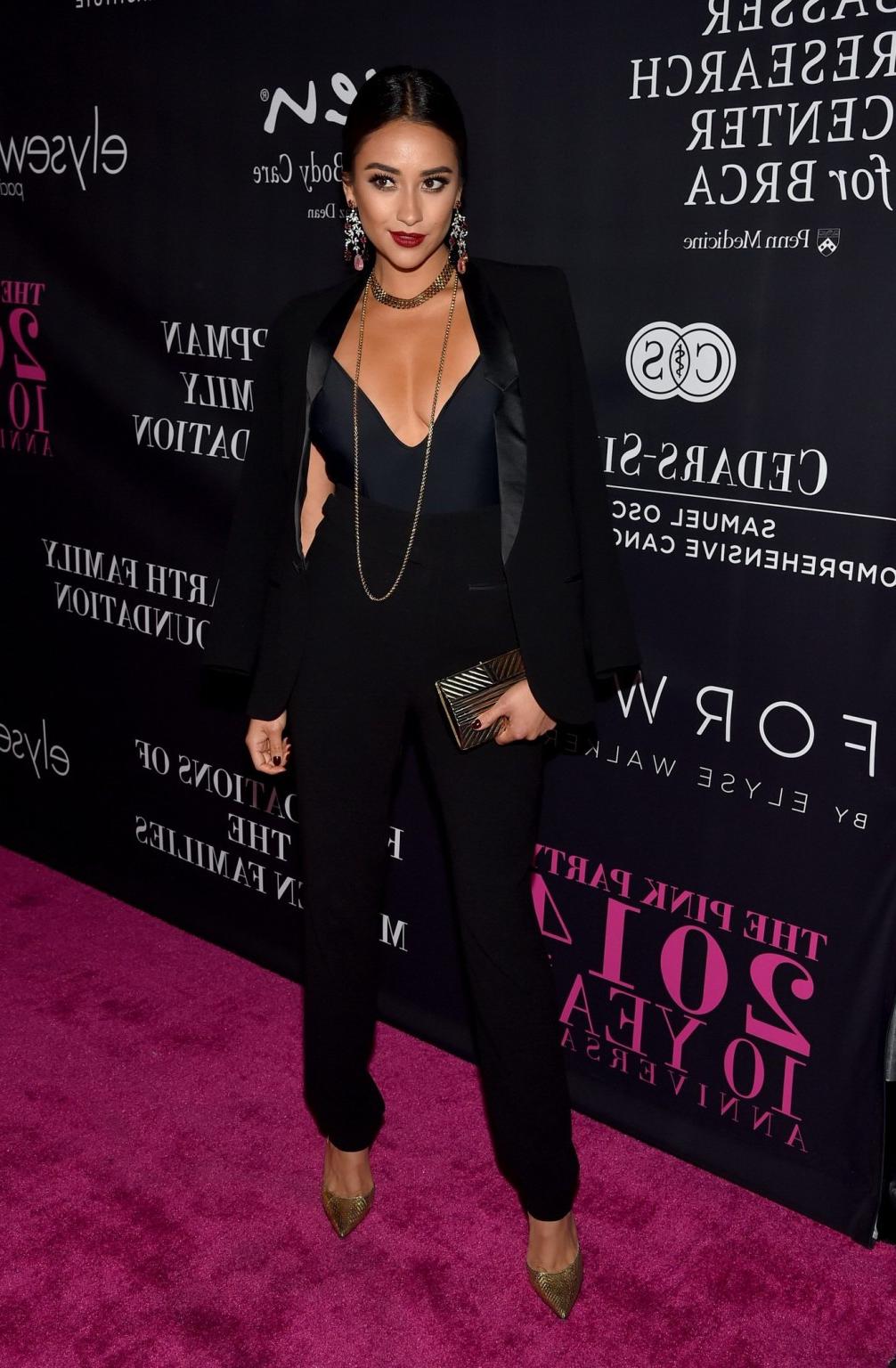 16P Shay Mitchell braless showing huge cleavage at 10th anniversary Pink Party in Sa