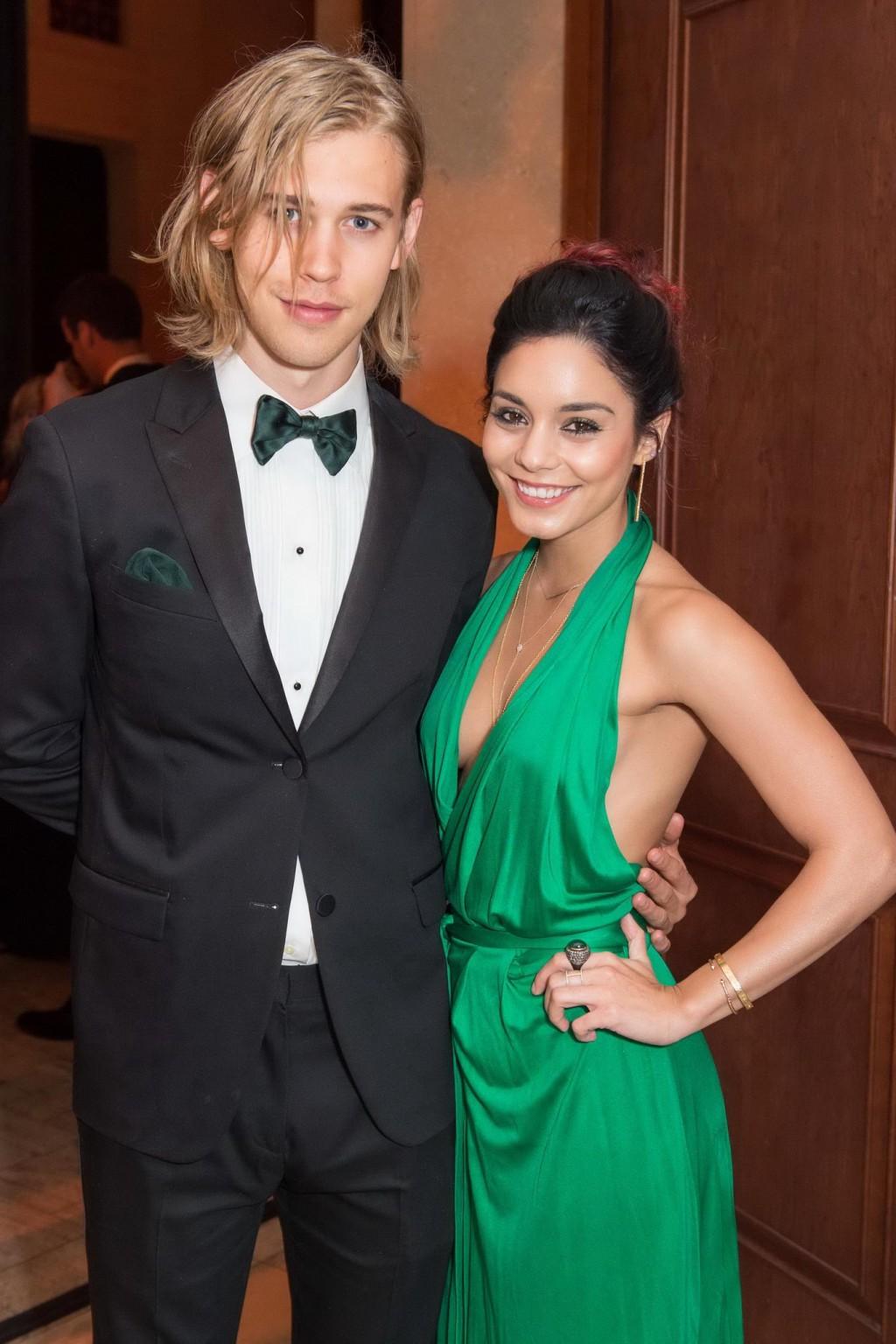 11P Vanessa Hudgens showing huge cleavage at Global Green USAs 10th Anniversary Gorg