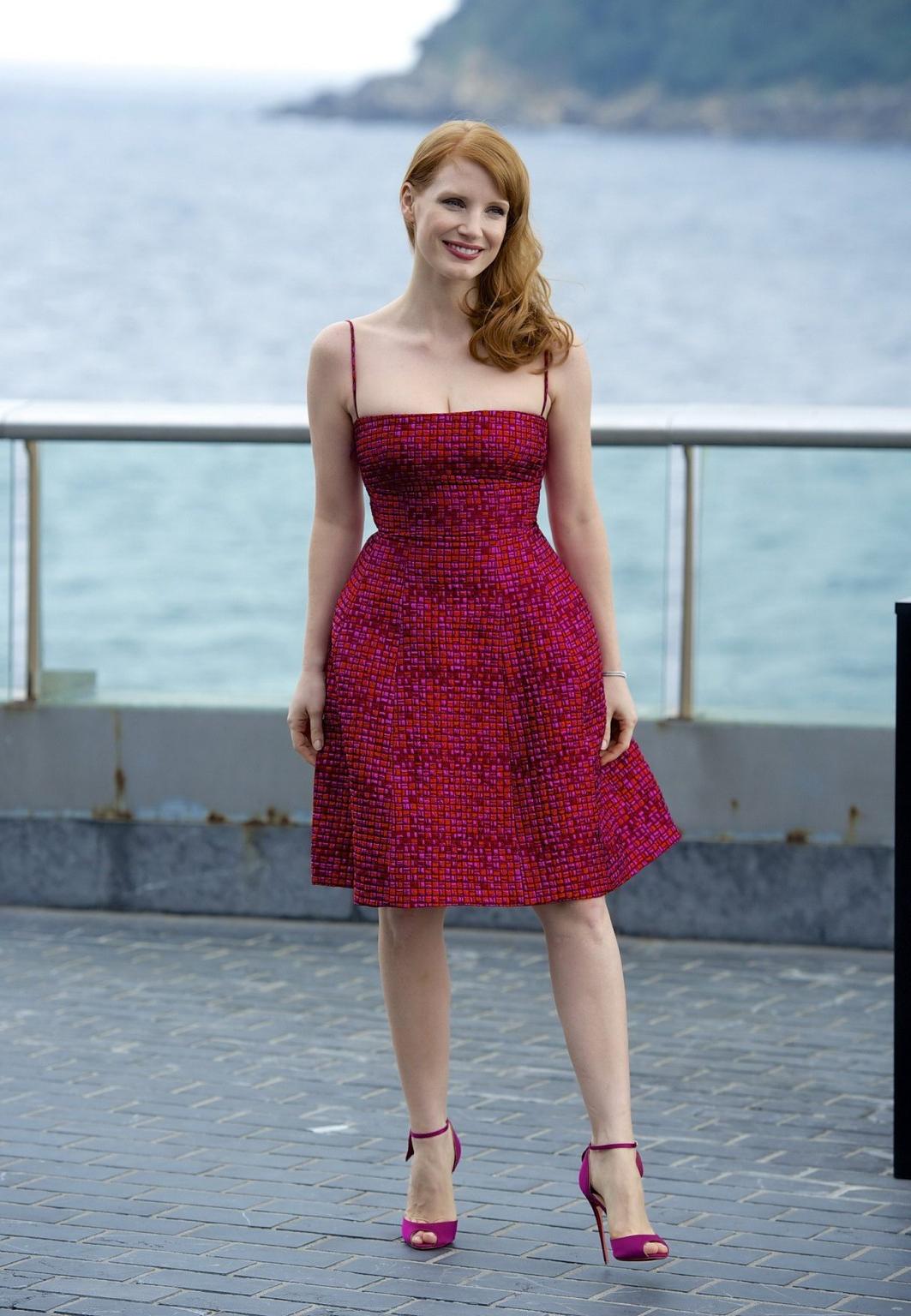 16P Jessica Chastain showing cleavage at The Dissapearance of Eleanor Rigby photocal