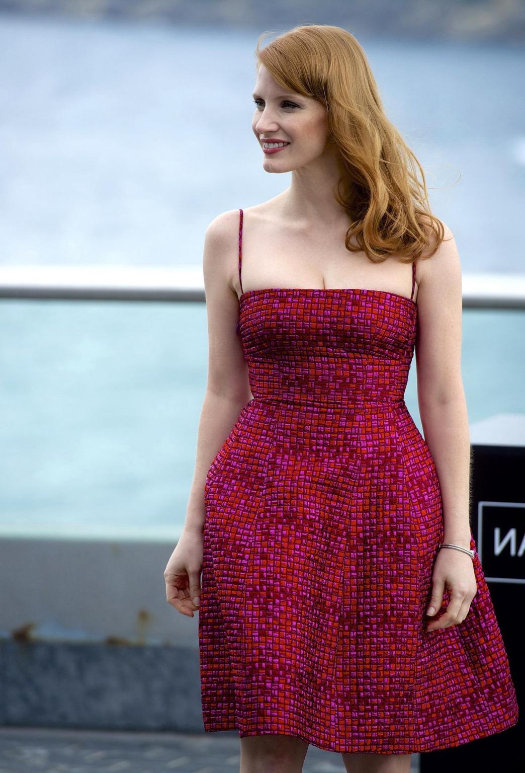 16P Jessica Chastain showing cleavage at The Dissapearance of Eleanor Rigby photocal