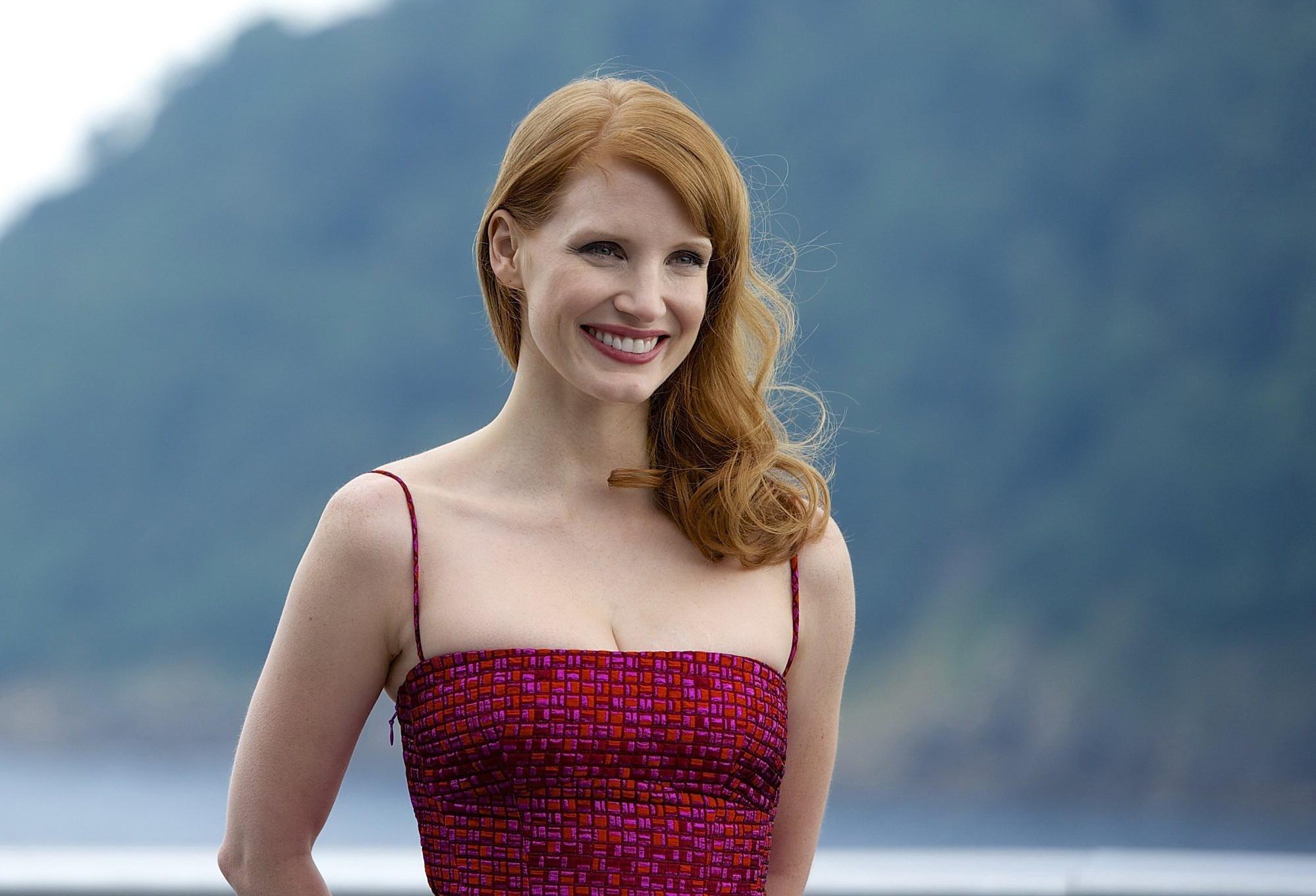 16P Jessica Chastain showing cleavage at The Dissapearance of Eleanor Rigby photocal