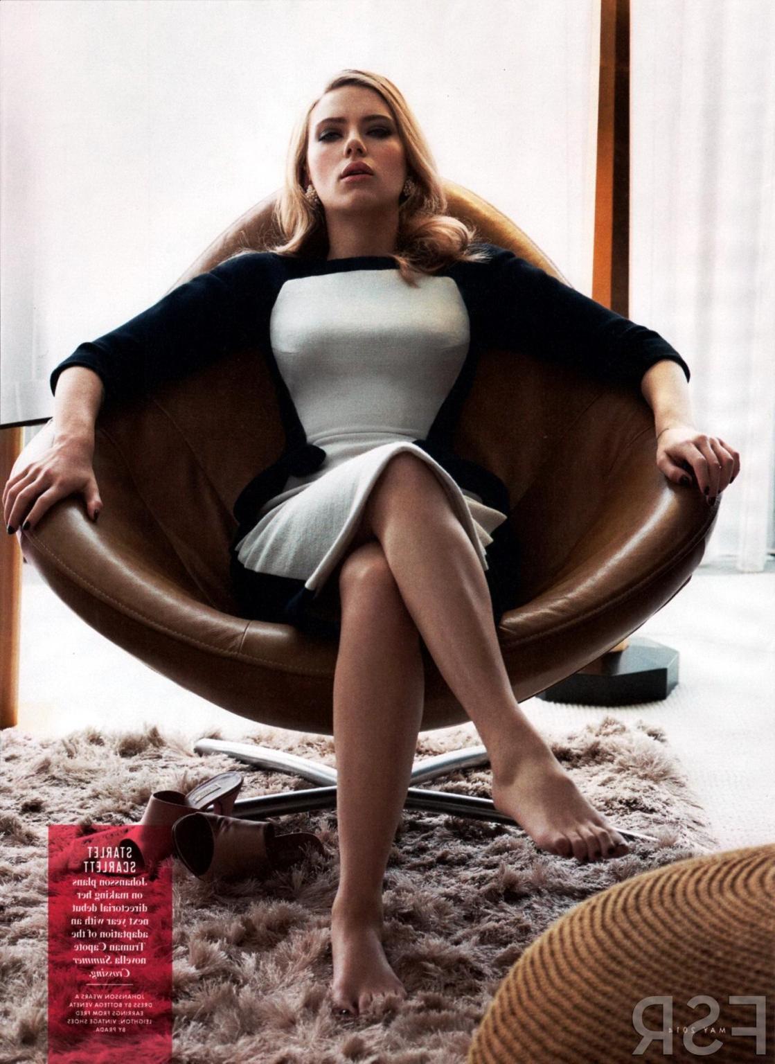 16P Scarlett Johansson showing huge cleavage in Vanity Fair photoshoot