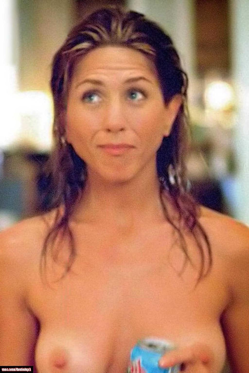 15P Sexy celebrities nipple slip pictures exposed