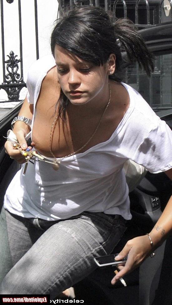 15P Sexy celebrities nipple slip pictures exposed