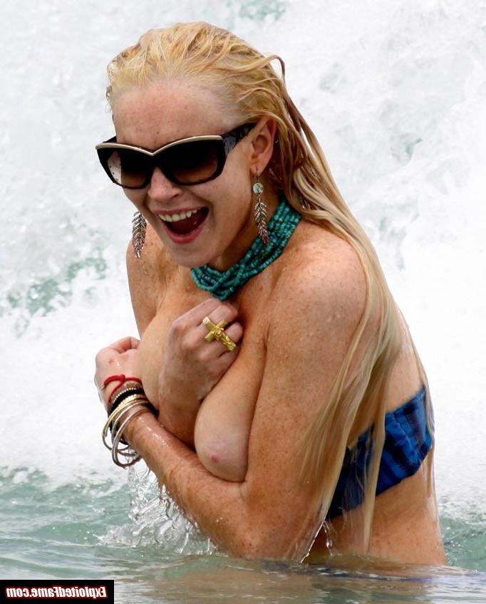 15P Sexy celebrities nipple slip pictures exposed