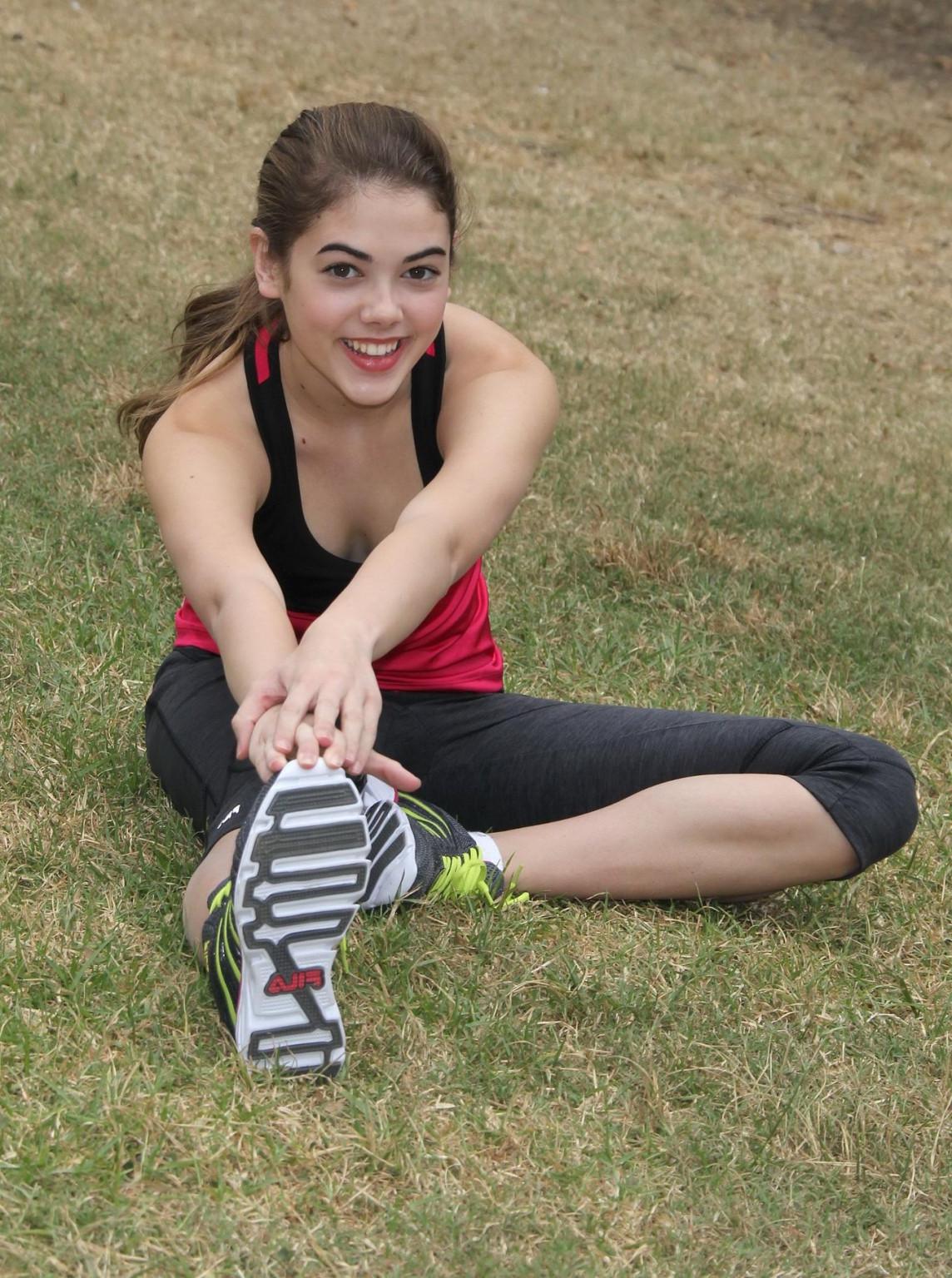16P McKaley Miller showing big cleavage while workout in LA