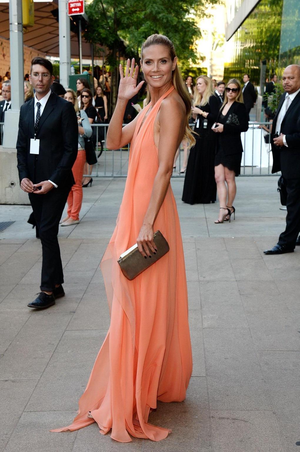 16P Heidi Klum braless showing cleavage and sideboob at the 2014 CFDA Fashion Awards