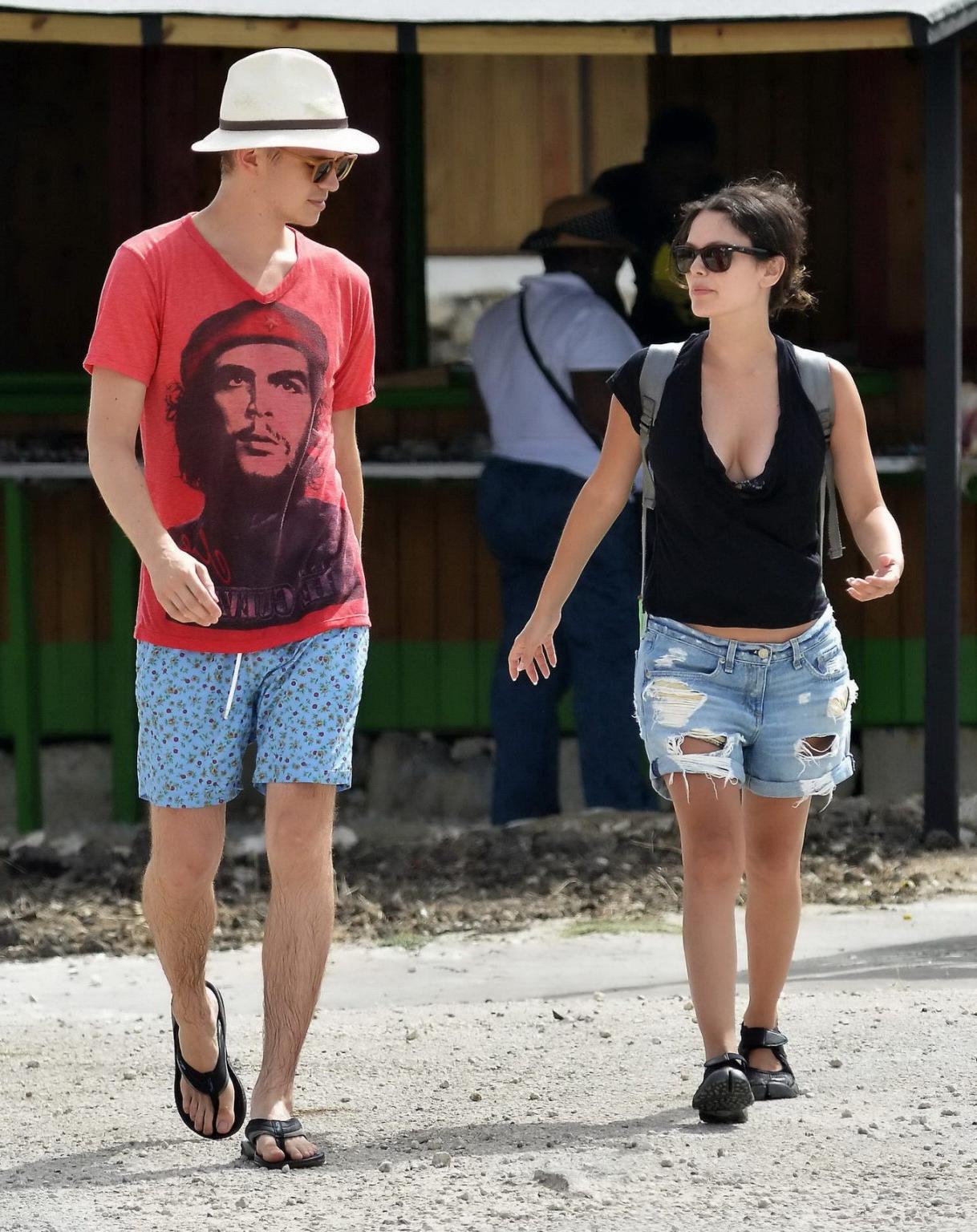 16P Rachel Bilson showing huge cleavage in black top and ripped denim shorts in Barb